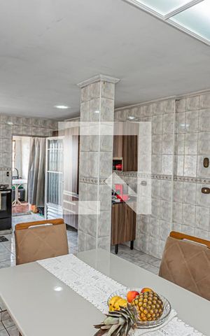Casa à venda com 127m², 3 quartos e 2 vagas Casa à venda com 127m², 3 quartos e 2 vagasCozinha