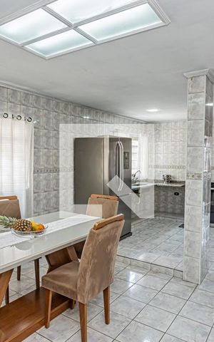 Casa à venda com 127m², 3 quartos e 2 vagas Casa à venda com 127m², 3 quartos e 2 vagasCozinha