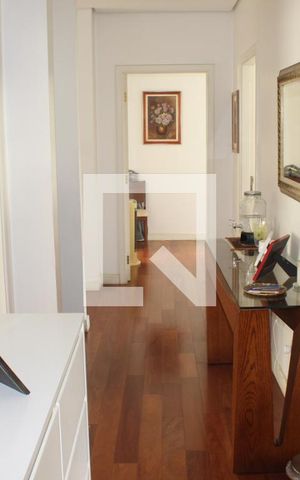 Casa de condomínio para alugar com 1279m², 5 quartos e 4 vagasCorredor