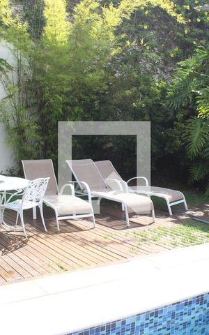 Casa de condomínio para alugar com 1279m², 5 quartos e 4 vagasPiscina
