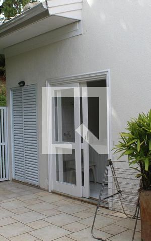 Casa de condomínio para alugar com 1279m², 5 quartos e 4 vagasQuintal