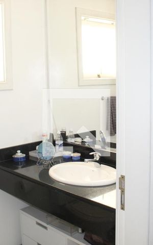 Casa de condomínio para alugar com 1279m², 5 quartos e 4 vagasBanheiro da Suíte 1