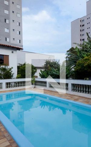 Casa à venda com 400m², 3 quartos e 6 vagasPiscina