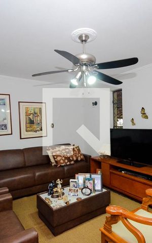Casa à venda com 400m², 3 quartos e 6 vagasSala de TV