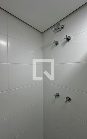 Studio para alugar com 32m², 1 quarto e sem vaga Studio para alugar com 32m², 1 quarto e sem vagaBanheiro