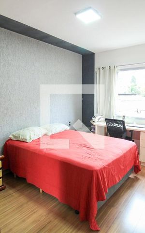 Casa para alugar com 300m², 3 quartos e 3 vagas Casa para alugar com 300m², 3 quartos e 3 vagasQuarto 2