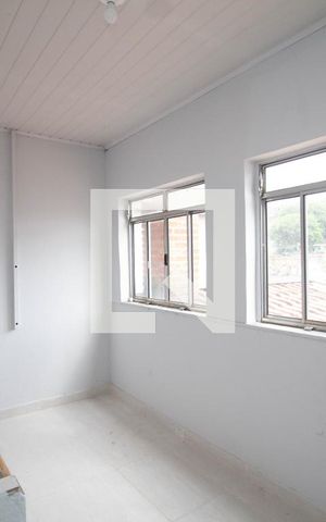 Casa à venda com 220m², 4 quartos e 2 vagas Casa à venda com 220m², 4 quartos e 2 vagasÁrea de Serviço