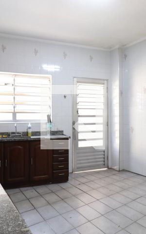 Casa para alugar com 100m², 2 quartos e 1 vagaCozinha