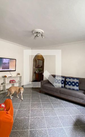 Casa à venda com 120m², 4 quartos e 1 vaga Casa à venda com 120m², 4 quartos e 1 vagaSala