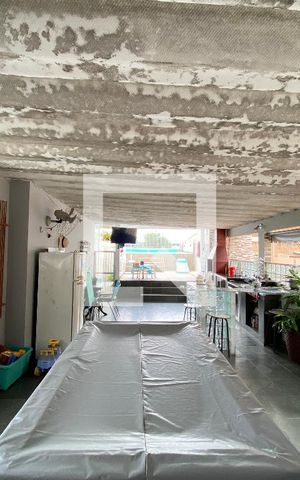 Casa à venda com 120m², 4 quartos e 1 vaga Casa à venda com 120m², 4 quartos e 1 vagaTerraço