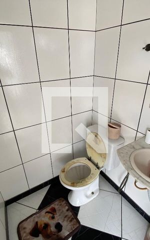 Casa à venda com 120m², 4 quartos e 1 vaga Casa à venda com 120m², 4 quartos e 1 vagaBanheiro da piscina