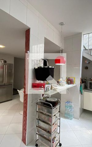 Casa à venda com 120m², 4 quartos e 1 vaga Casa à venda com 120m², 4 quartos e 1 vagaCozinha