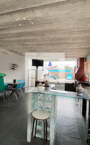 Casa à venda com 120m², 4 quartos e 1 vaga Casa à venda com 120m², 4 quartos e 1 vagaTerraço
