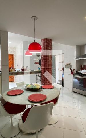 Casa à venda com 120m², 4 quartos e 1 vaga Casa à venda com 120m², 4 quartos e 1 vagaCozinha