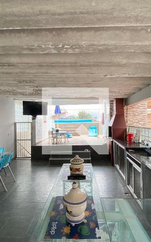 Casa à venda com 120m², 4 quartos e 1 vaga Casa à venda com 120m², 4 quartos e 1 vagaTerraço
