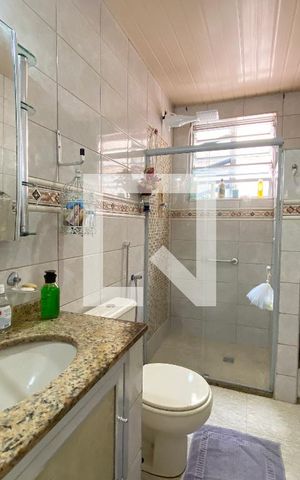 Casa à venda com 120m², 4 quartos e 1 vaga Casa à venda com 120m², 4 quartos e 1 vagaBanheiro