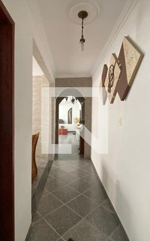 Casa à venda com 120m², 4 quartos e 1 vaga Casa à venda com 120m², 4 quartos e 1 vagaCorredor