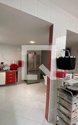 Casa à venda com 120m², 4 quartos e 1 vaga Casa à venda com 120m², 4 quartos e 1 vagaCozinha