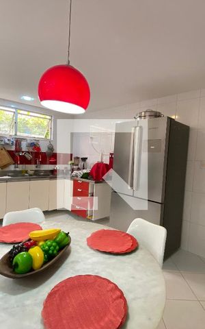 Casa à venda com 120m², 4 quartos e 1 vaga Casa à venda com 120m², 4 quartos e 1 vagaCozinha