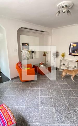 Casa à venda com 120m², 4 quartos e 1 vaga Casa à venda com 120m², 4 quartos e 1 vagaSala