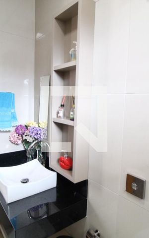 Casa para alugar com 270m², 5 quartos e 6 vagasBanheiro do Quarto 