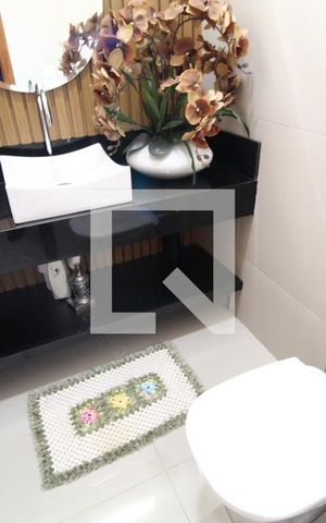 Casa para alugar com 270m², 5 quartos e 6 vagasLavabo