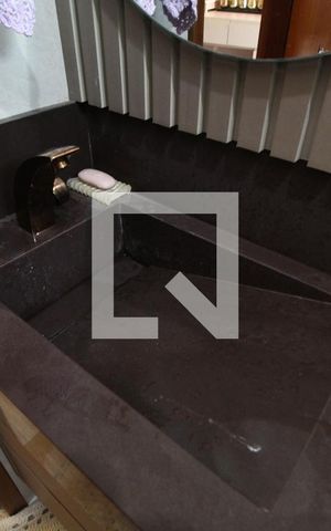 Casa para alugar com 270m², 5 quartos e 6 vagasBanheiro do Quarto 4