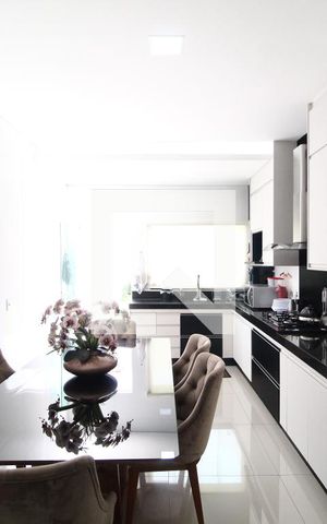 Casa para alugar com 270m², 5 quartos e 6 vagasCozinha