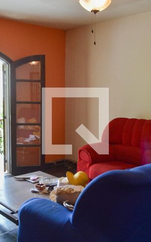 Casa à venda com 300m², 4 quartos e 3 vagas Casa à venda com 300m², 4 quartos e 3 vagasSala 2