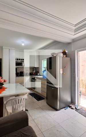 Casa à venda com 250m², 3 quartos e 2 vagasSala