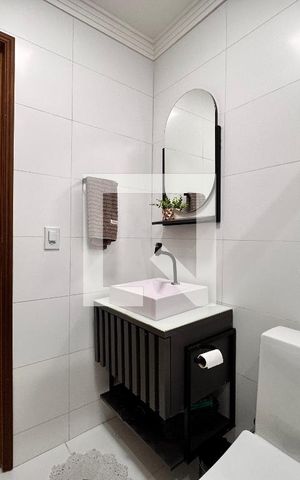 Casa à venda com 250m², 3 quartos e 2 vagasBanheiro 