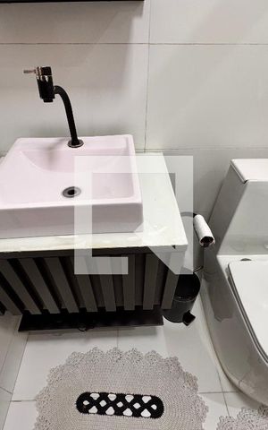 Casa à venda com 250m², 3 quartos e 2 vagasBanheiro 