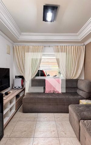 Casa à venda com 250m², 3 quartos e 2 vagasSala