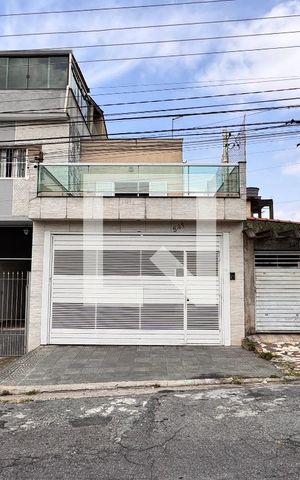 Casa à venda com 250m², 3 quartos e 2 vagasFachada