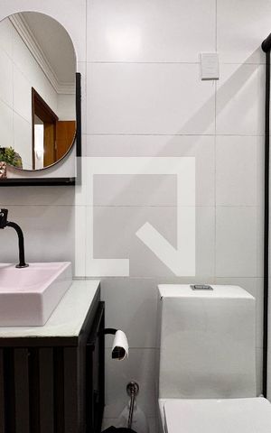 Casa à venda com 250m², 3 quartos e 2 vagasBanheiro 