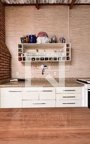 Casa à venda com 250m², 3 quartos e 2 vagasÁrea gourmet 