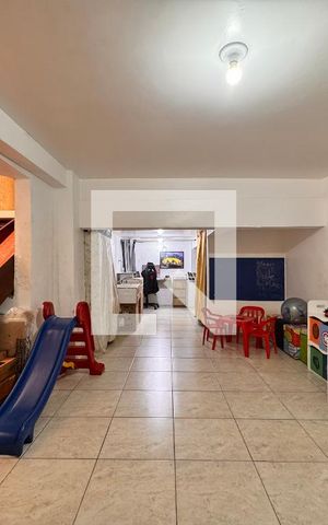 Casa à venda com 250m², 3 quartos e 2 vagasSótão