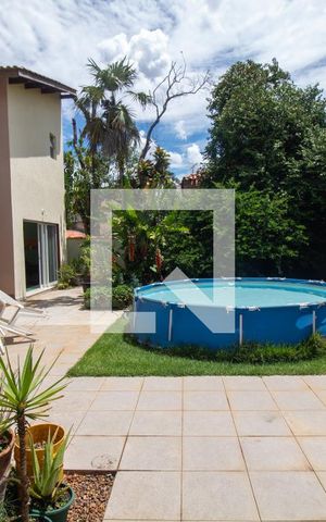Casa à venda com 540m², 4 quartos e 4 vagas Casa à venda com 540m², 4 quartos e 4 vagasPiscina