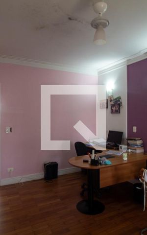 Casa à venda com 540m², 4 quartos e 4 vagas Casa à venda com 540m², 4 quartos e 4 vagasQuarto 1