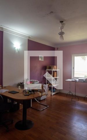 Casa à venda com 540m², 4 quartos e 4 vagas Casa à venda com 540m², 4 quartos e 4 vagasQuarto 1