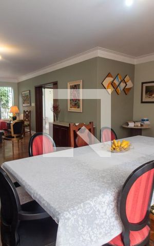 Casa à venda com 540m², 4 quartos e 4 vagas Casa à venda com 540m², 4 quartos e 4 vagasSala de Jantar