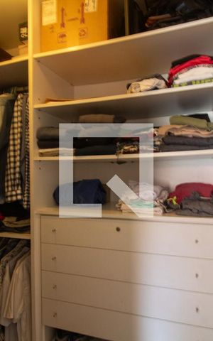 Casa à venda com 540m², 4 quartos e 4 vagas Casa à venda com 540m², 4 quartos e 4 vagasCloset da suíte 1