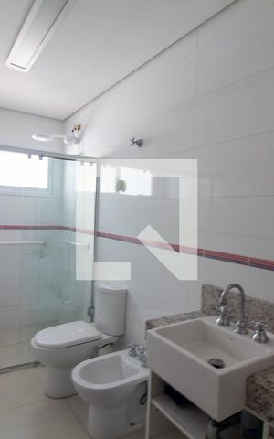 Casa à venda com 540m², 4 quartos e 4 vagas Casa à venda com 540m², 4 quartos e 4 vagasBanheiro