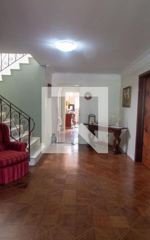 Casa à venda com 540m², 4 quartos e 4 vagas Casa à venda com 540m², 4 quartos e 4 vagasSala de Jantar
