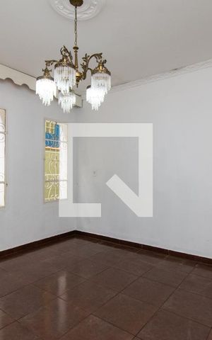 Casa à venda com 231m², 4 quartos e 2 vagas Casa à venda com 231m², 4 quartos e 2 vagasSala de Jantar
