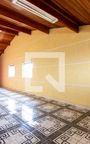 Casa à venda com 231m², 4 quartos e 2 vagas Casa à venda com 231m², 4 quartos e 2 vagasSalão de Festas