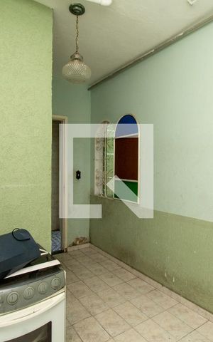 Casa à venda com 231m², 4 quartos e 2 vagas Casa à venda com 231m², 4 quartos e 2 vagasQuarto de Serviço