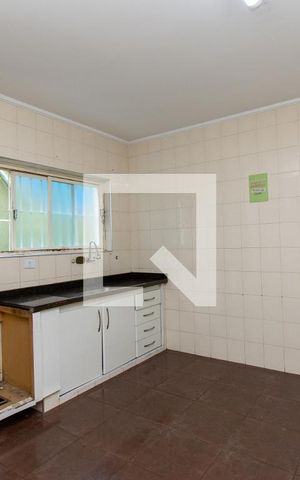 Casa à venda com 231m², 4 quartos e 2 vagas Casa à venda com 231m², 4 quartos e 2 vagasCozinha