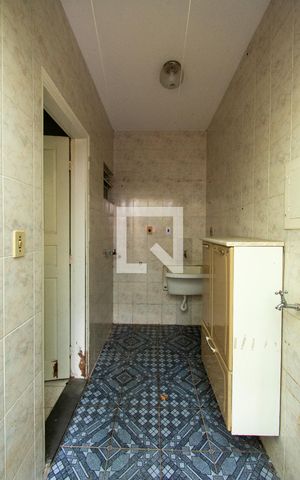 Casa à venda com 231m², 4 quartos e 2 vagas Casa à venda com 231m², 4 quartos e 2 vagasÁrea de Serviço