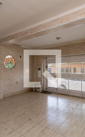 Casa à venda com 231m², 4 quartos e 2 vagas Casa à venda com 231m², 4 quartos e 2 vagasGaragem